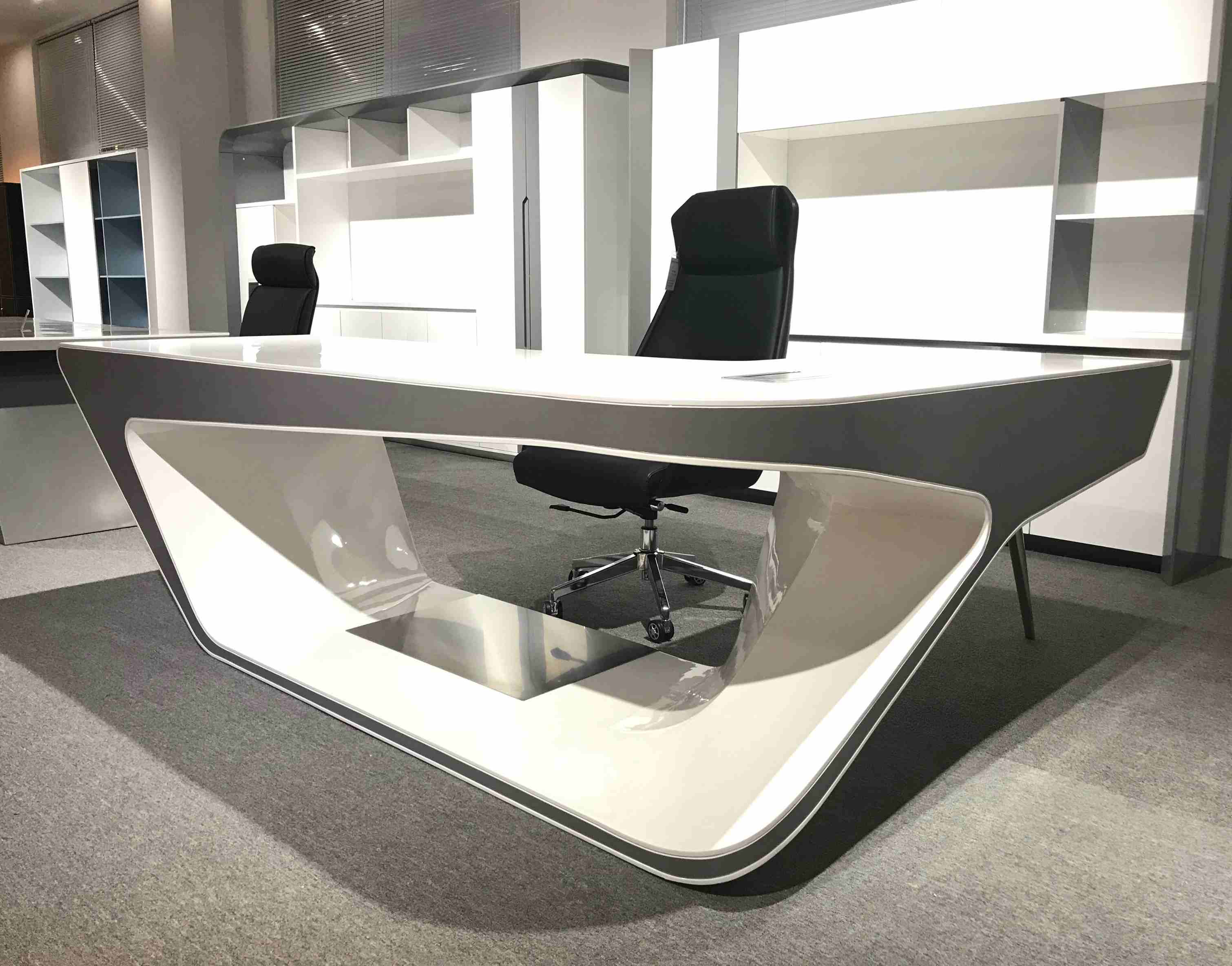 Do you know the most popular desk type in 2021?