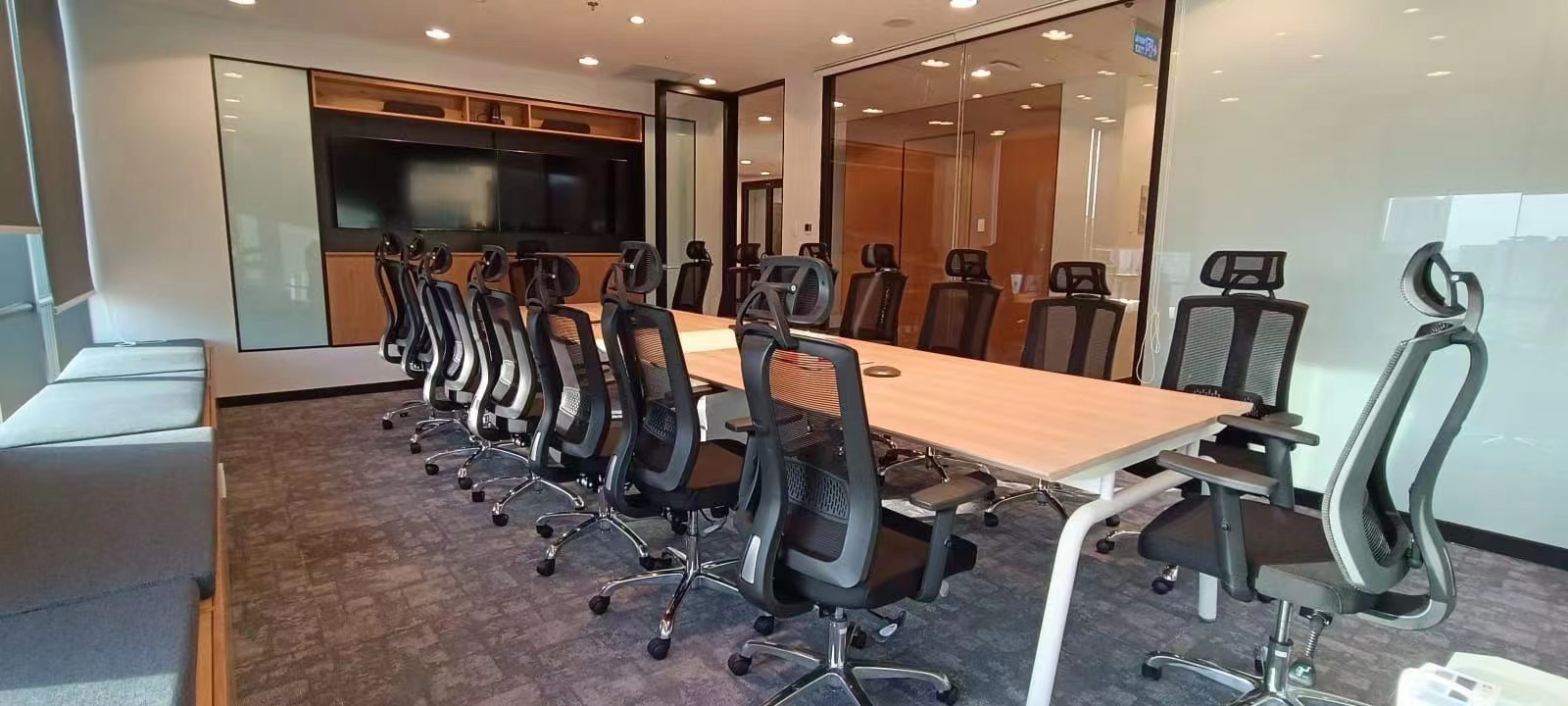 custom commercial office furniture