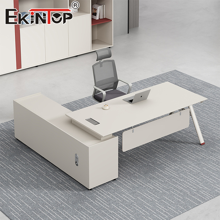 Minimalist Office Desk: Creating a Stylish and Functional Work Environment